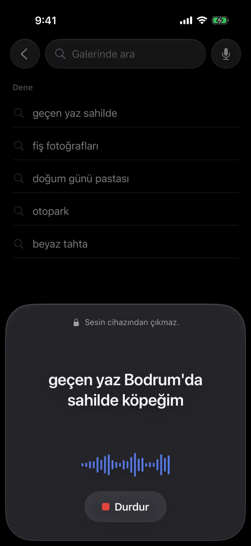 Koyu modda sesli arama: söylenen cümle yazıya dönüşüyor, ses dalgası Galivo’nun dinlediğini gösteriyor.